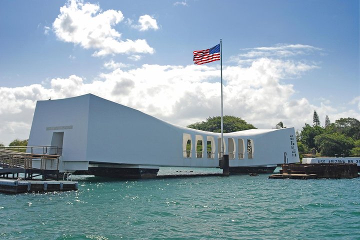  Pearl Harbor USS Arizona Memorial, small group Tour - Image 1