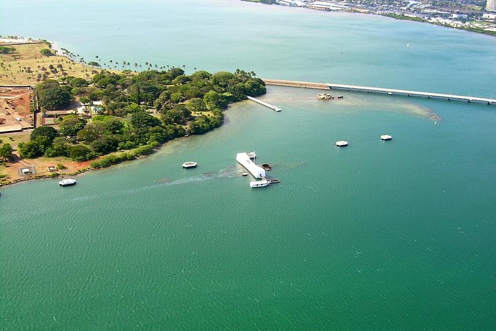 Private Pearl Harbor and Honolulu City Tour - Image 1