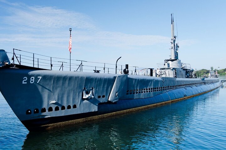 Remember Pearl Harbor & USS Arizona | Honolulu City, Palace & Hawaii Five-0 Tour - Image 5
