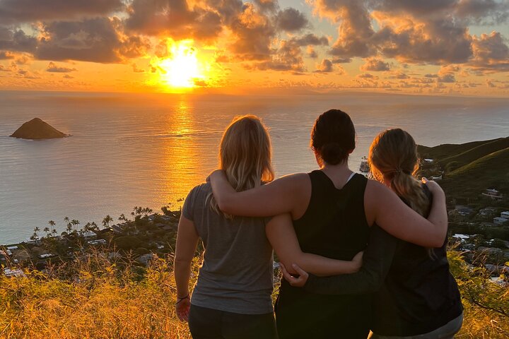 Sunrise Hike & Hawaiian Cultural Experience with Private Guide - Image 1