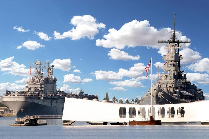 USS Arizona Memorial - Honolulu City - Aloha Pearl Harbor Tour - Oahu - Image 1