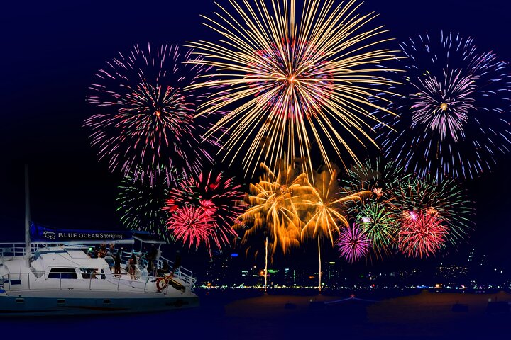 Waikiki Friday Firework Tour in Catamaran [Blue Ocean Snorkeling] - Image 1