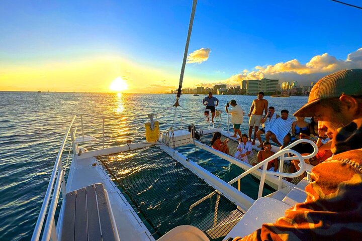 Waikiki Friday Firework Tour in Catamaran [Blue Ocean Snorkeling] - Image 4