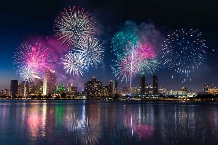 Waikiki Friday Fireworks Cruise With pick-up and drop-off - Image 1