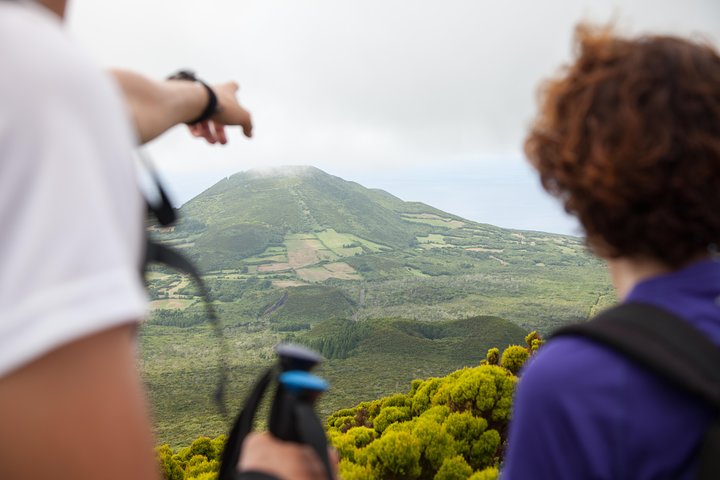 10 Volcanos hiking private tour in Faial - Image 2