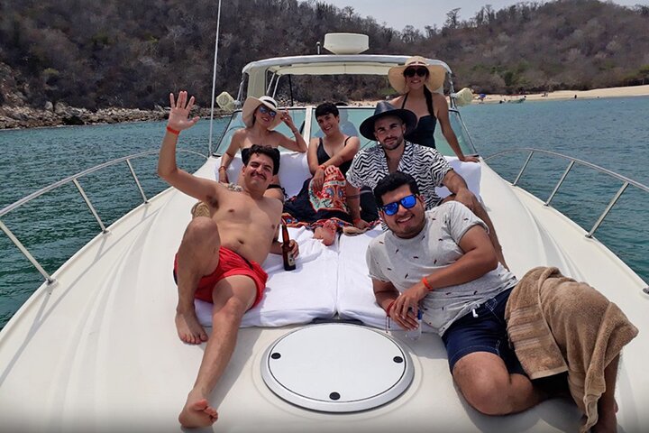 Full-Day Yacht Bays Cruise in Huatulco - Image 3