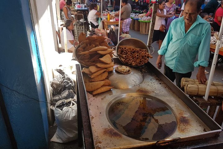 Pochutla Market, authentic day. HT - Image 2