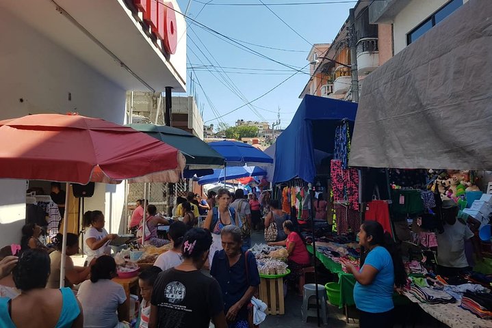 Pochutla Market, authentic day. HT - Image 3