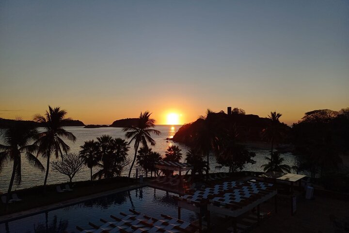 The bays of Huatulco and it's beautiful surroundings areas. - Image 4