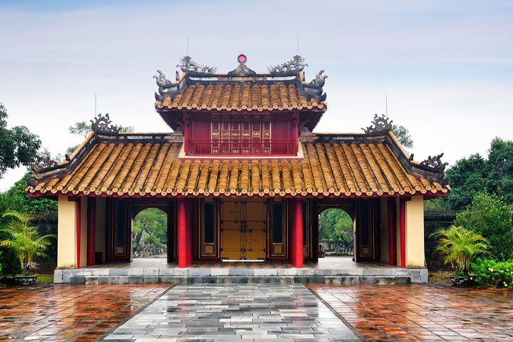 Hue sightseeing 3 tombs with private driver - Image 4