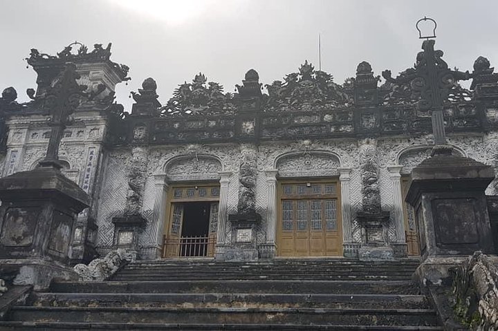 Shore Excursion: Hue City,Royal King Tomb,Perfume River:CHAN MAY or TIEN SA Port - Image 2