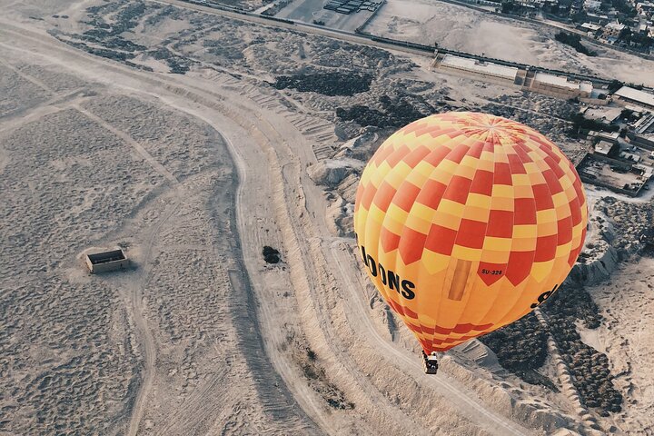 2 Day Trips to Luxor Highlights from Safaga Port with Hot Air Balloons Ride - Image 1