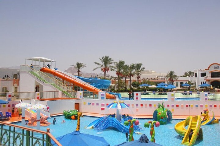 Full Day Makadi Water World Aqua Park with Transfer and Lunch - Image 1