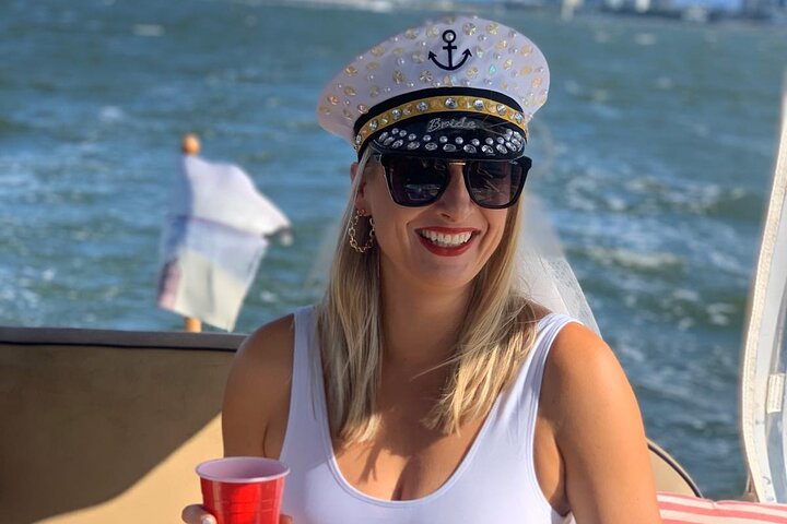 Gold Coast Private Skippered Limo on the Water Canal Cruise - Image 3