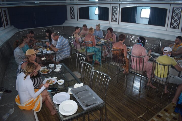 Luxury Sailing Boat Tour from Hurghada with Lunch - Image 4