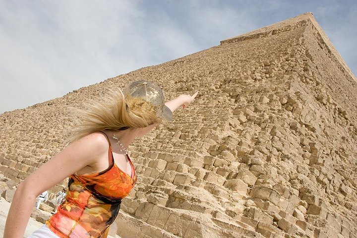 Over day To Cairo Pyramids Museum Sphinx and Lunch From Hurghada  - Image 5