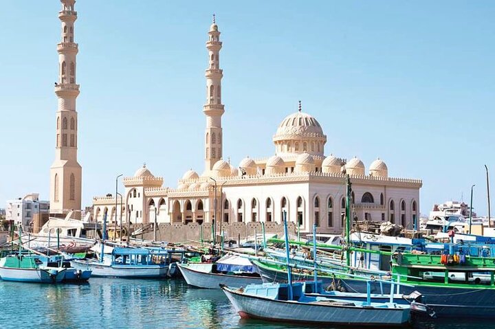 Private City Tour Hurghada from Safaga With transfer - Image 1