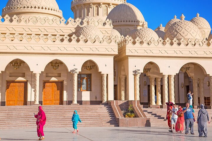Private City Tour Hurghada from Safaga With transfer - Image 4