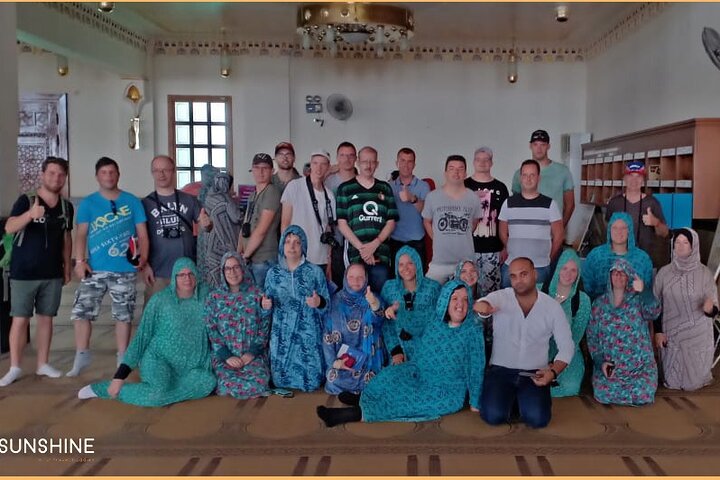 Private city tour with dinner and oriental show - Image 3