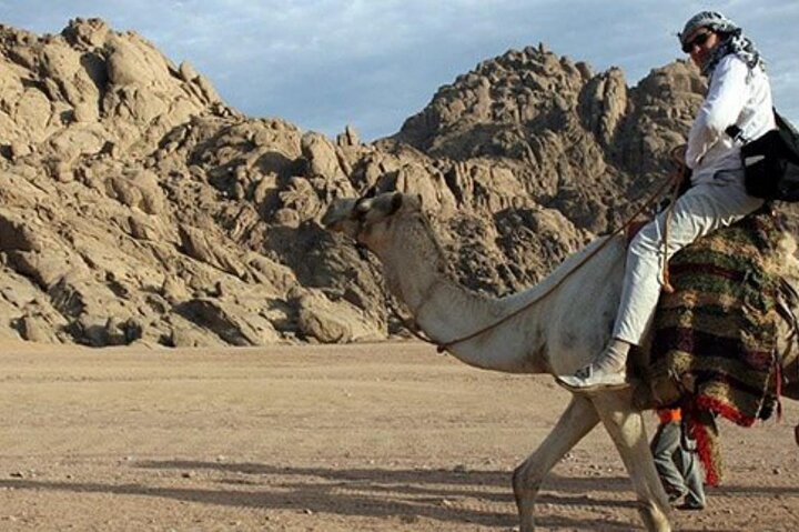Super Desert Safari Tour from Hurghada by 4x4 Jeep - Image 5