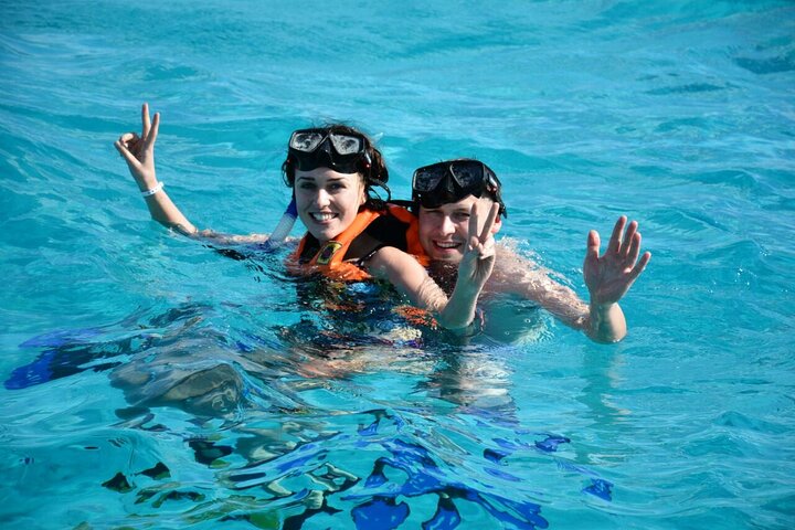 VIP Boat Trip with Diving and snorkeling in Hurghada - Image 3