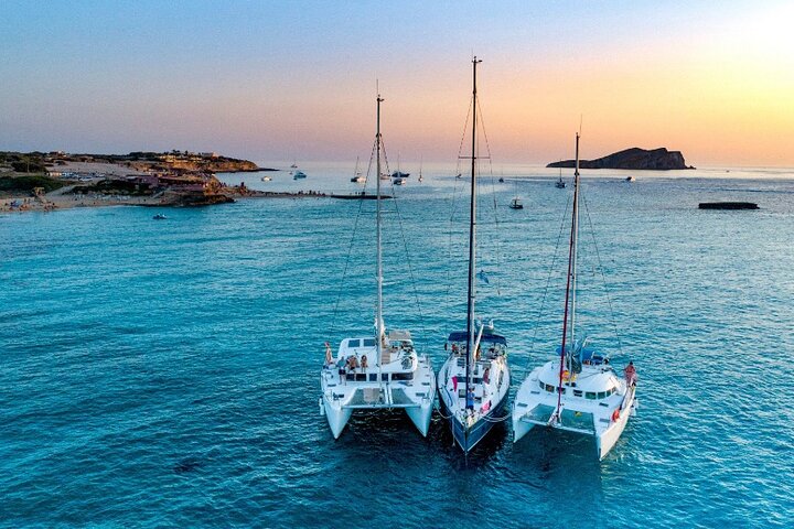 A day on a catamaran from Ibiza to Formentera - Image 1