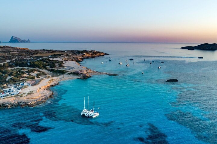 A day on a catamaran from Ibiza to Formentera - Image 2