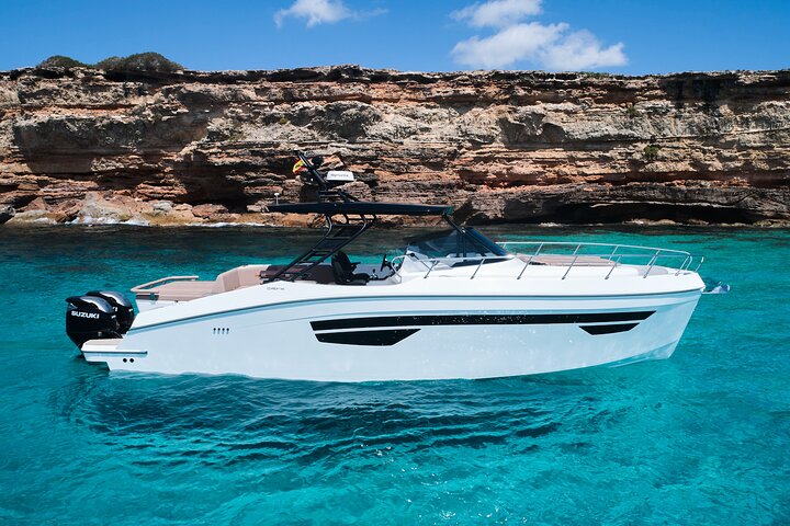 Brand new boat in Ibiza waiting for you Enjoy ORYX 38 experience - Image 4