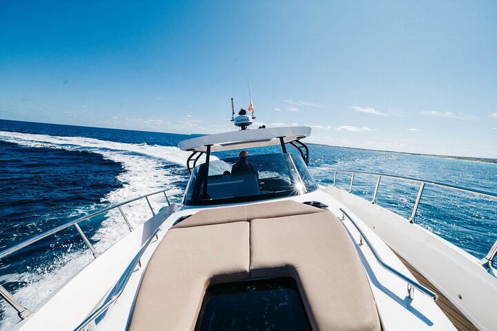 Brand new boat in Ibiza waiting for you Enjoy ORYX 38 experience - Image 5