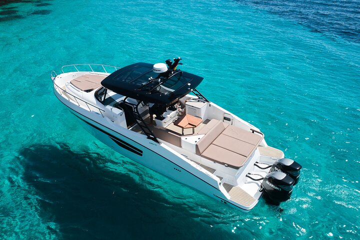 Brand new boat in Ibiza waiting for you Enjoy ORYX 38 experience - Image 3