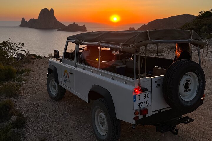 Ibiza - Secret Spots Tour in Land Rover Defender - Image 2