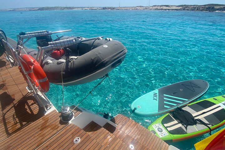 Private Catamaran Tour to Formentera and Espalmador - Image 4