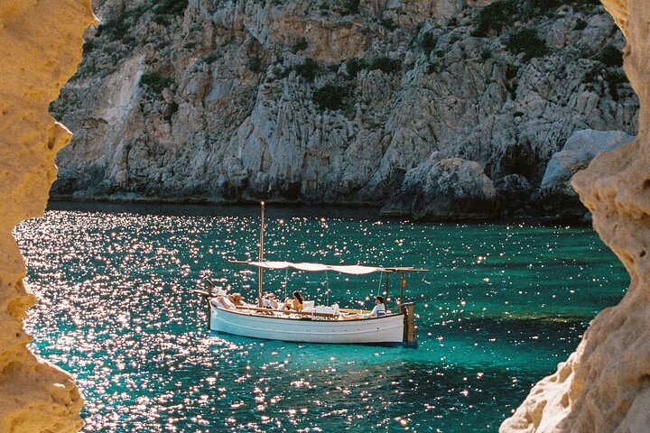 Private Tour 4 hours Es Vedra, Atlantis or Cala Comta, Cala Bassa
 - Image 1