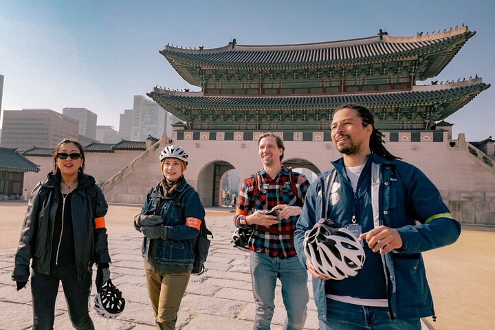 Seoul Morning E-bike Tour - Image 4