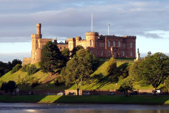Inverness Clava Cairns, Culloden Battlefield and Urquhart Castle  - Image 5