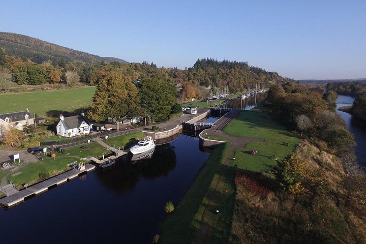 Legendary Loch Ness and Urquhart Castle Tour - Image 5