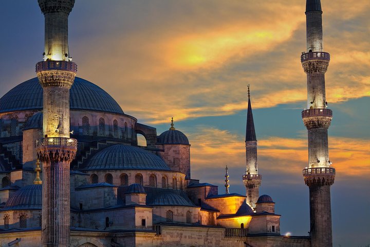4-Days Tour in Istanbul with Dinner with Belly Dancing Show and Turkish Bath - Image 4