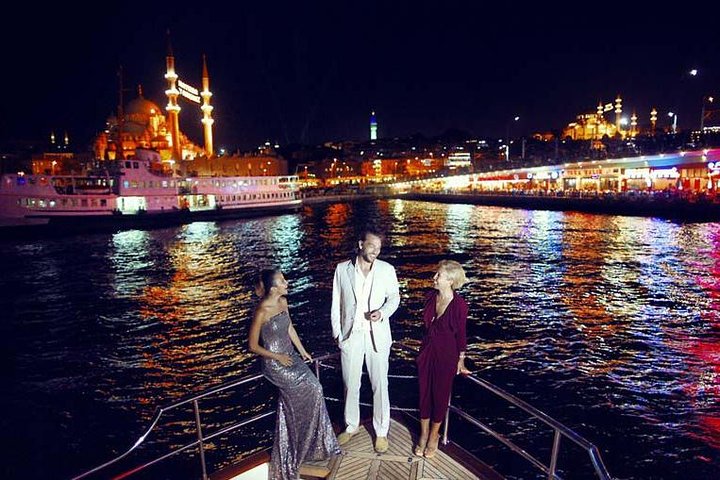 All Inclusive Moonlight Dinner Cruise on The Bosphorus - Image 2