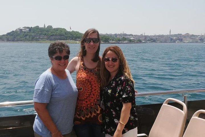 Bosphorus Cruise with Dolmabahce Palace and Istiklal Street Tour - Image 3