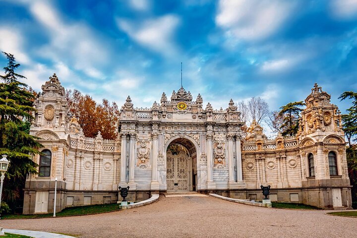 Bosphorus Cruise with Dolmabahce Palace and Istiklal Street Tour - Image 2