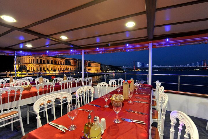 Bosphorus Dinner Cruise with Folklore Show & Belly Dancers - Image 2