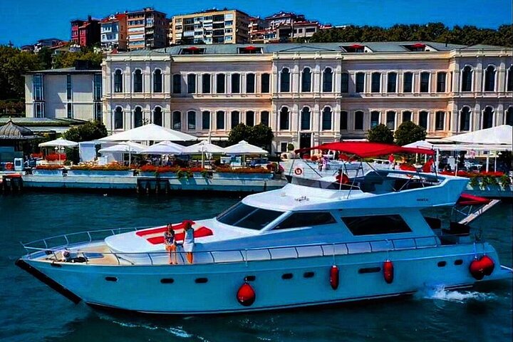 Bosphorus sightseeing, swimming and cultural tour by Luxy yacht - Image 2