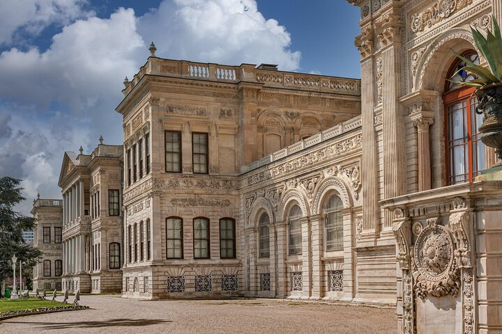 Dolmabahce Palace Tour and Bosphorus Yacht Cruise - Image 2