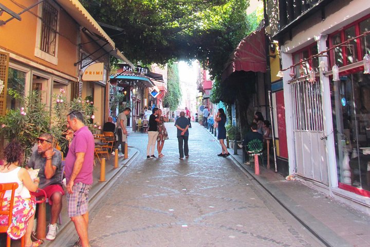 Explore the 'hip' districts: Fener & Balat - Image 5