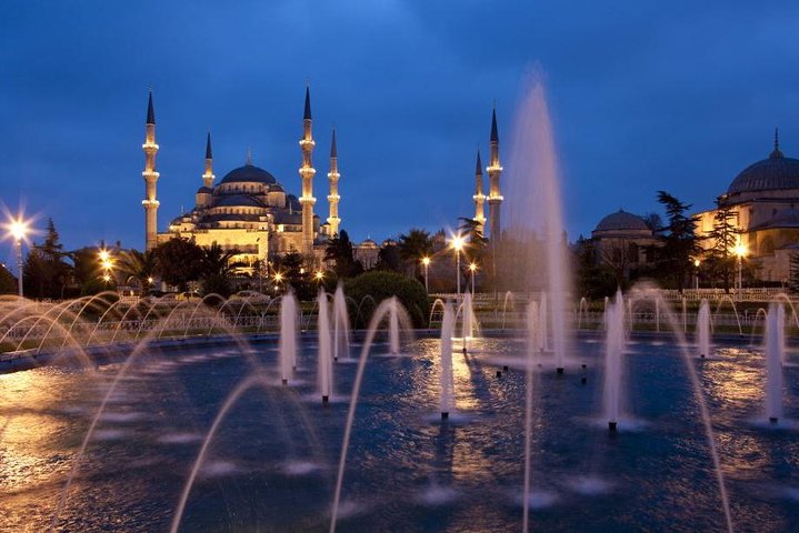 Full-Day City Tour with Private Tour Guide and Red Carpet Treatment with Luxury Minibus - Image 1