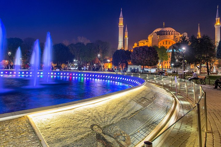 Full-Day City Tour with Private Tour Guide and Red Carpet Treatment with Luxury Minibus - Image 3