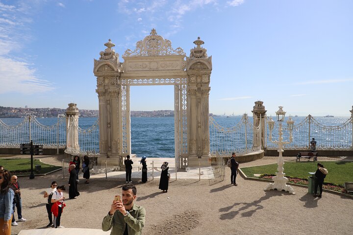 Half Day Dolmabahce Palace Tour in Istanbul - Image 3