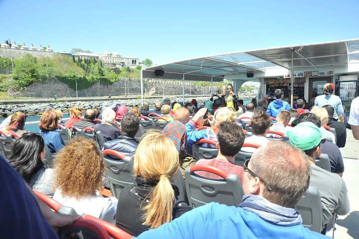Istanbul: Bosphorus and Golden Horn Cruise with Audio Guide - Image 1