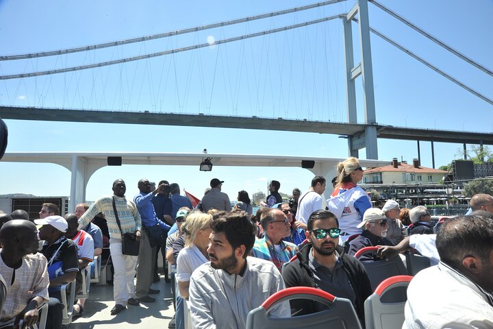 Istanbul: Bosphorus and Golden Horn Cruise with Audio Guide - Image 2
