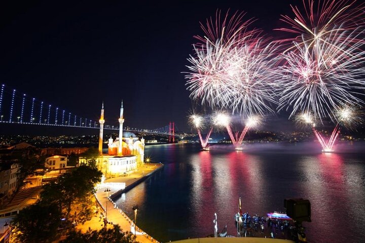 Istanbul Bosphorus New Year's Eve Dinner Cruise Party in Istanbul 2024 - Image 1